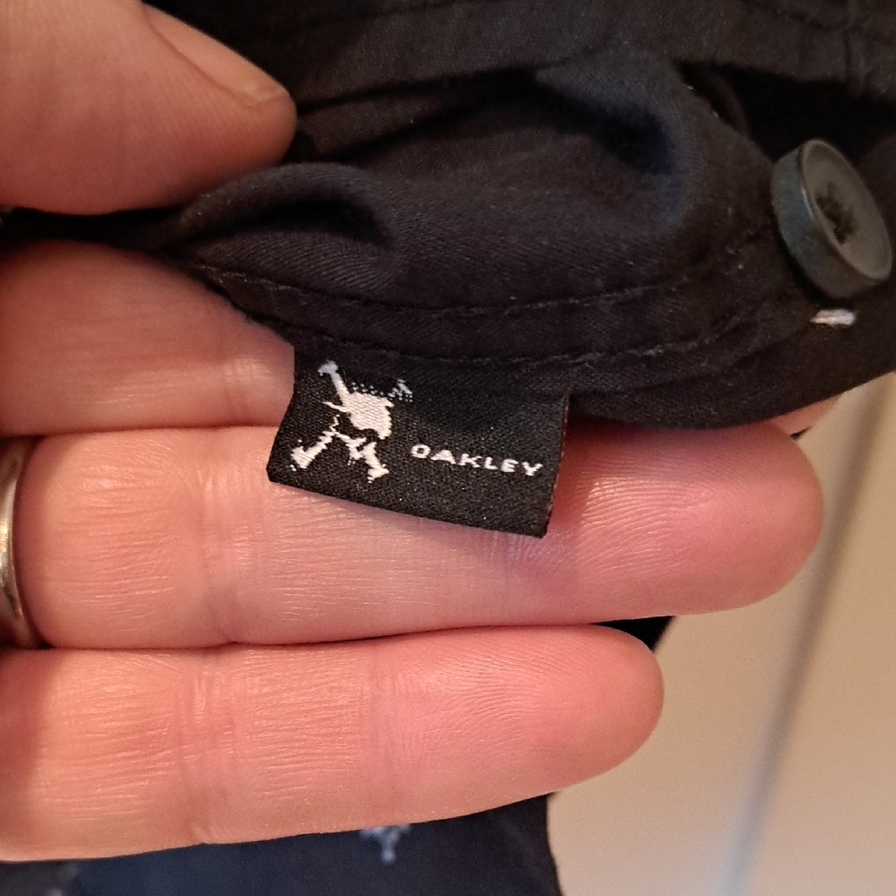 Oakley Men's Casual Black Pattern Shirt - Picture 3 of 8